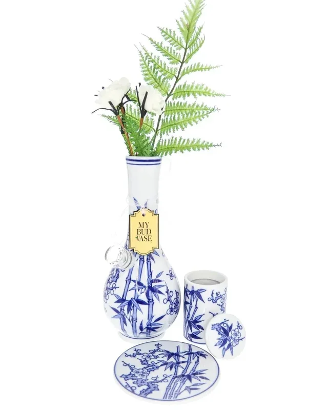 “Luck” Water Pipe