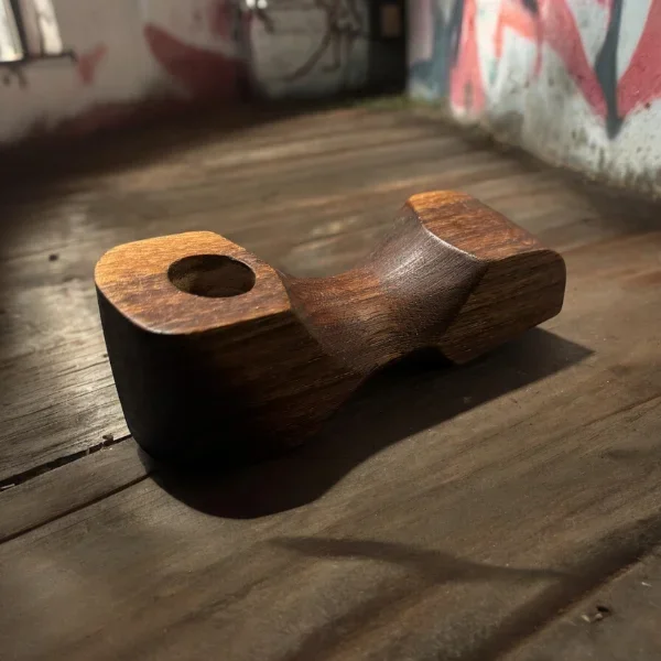 Old School Wooden Pipe –