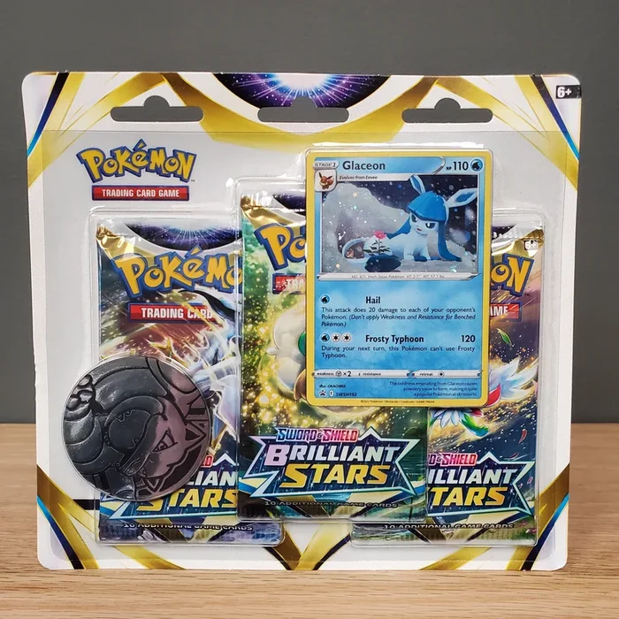 Pokémon TCG: Sword & Shield: Brilliant Stars – 3-Pack Blister (Glaceon)